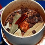 ziele-angielskie-lisc-laurowy-papryczka-chilli ziele-angielskie-lisc-laurowy-papryczka-chilli